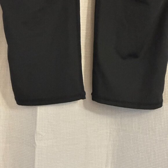 Kuhl black capri hiking tights, medium, great used condition - Picture 12 of 15
